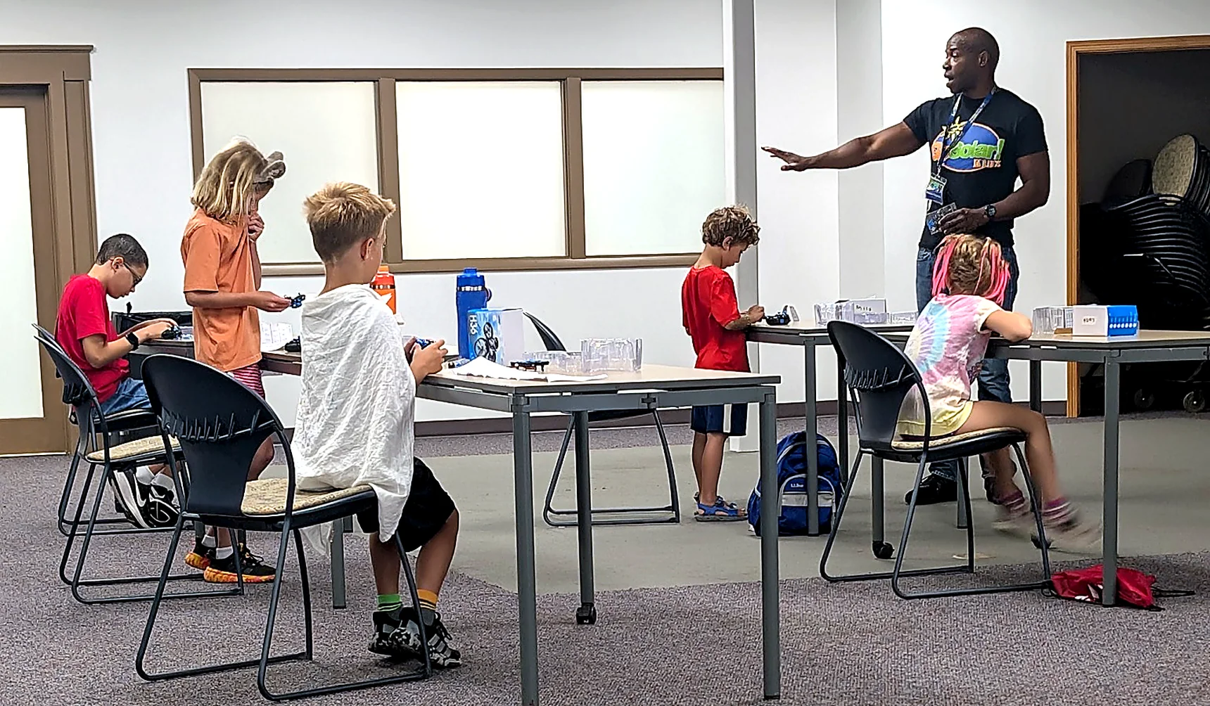 GoSolar! Kidz founder leading a hands-on workshop with students